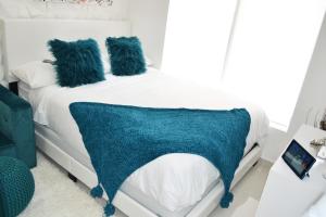 Luxury Studio Apartment IN Downtown! 25