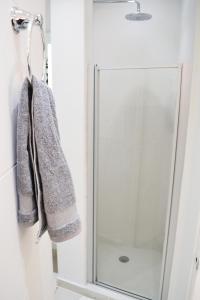 Luxury Studio Apartment IN Downtown! 25