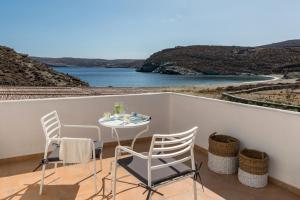 Eneos Kythnos Beach Villas-Executive and Premium Villas Kythnos Greece