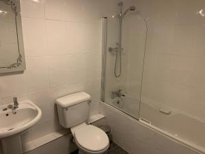 The Halfway House Pub and Kitchen