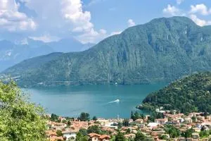 LENNO PANORAMICA PRIVATE VILLA SLEEPS 8-By Italian Apartments - Sala Comacina