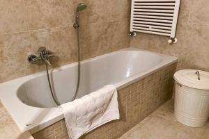 LENNO PANORAMICA PRIVATE VILLA SLEEPS 8-By Italian Apartments