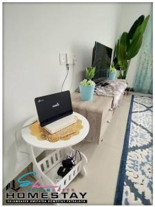 SulamKaseh Dwiputra Homestay Putrajaya With 4 Units AC, 3 Baths, WiFi & Pool View