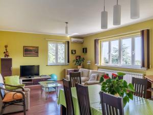 Apartment Kate-3 by Interhome