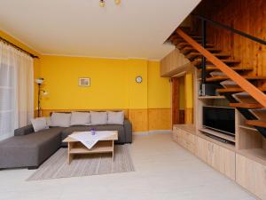 Holiday Home Hibiscus by Interhome