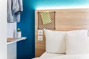 Hotels hotelF1 Villeneuve Loubet : photos des chambres