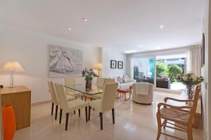 Las Canas beach, ground floor first line beach, Marbella golden mile