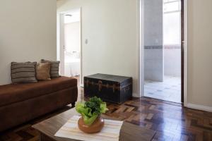 Perto Consulado Americano Ar QUENTE 2 quartos Até 6 pessoas Av Carlos Gomes não tem garagem