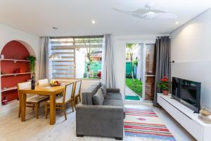 Apartamento com quintal em Alto de Pinheiros