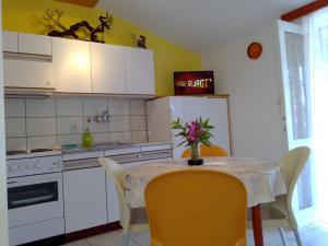 One-Bedroom Apartment with Terrace room in Apartments by the sea Ivan Dolac Hvar - 4584