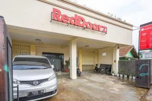 RedDoorz Syariah near Exit Toll Ciawi - Masing