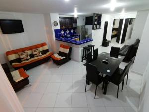 Hermoso apartamento cómodo y tranquilo cerca a todo en Guatapé por días