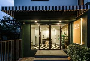 KLYDE Boutique - Chatuchak