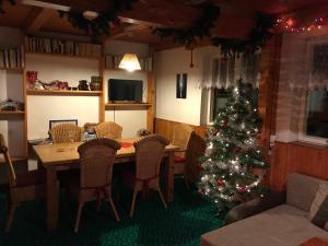 Chata u koupaliště