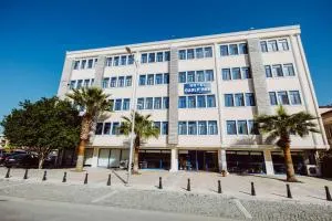 Ozalp Han Hotel - 萨利杰尔梅