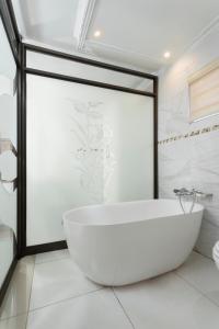 SelaMod Village Guest House