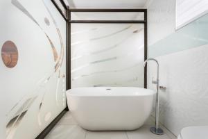 SelaMod Village Guest House