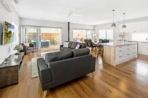 HALE KUPA Rye Beach House Spa Table Tennis - Rye