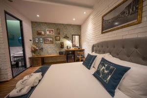 Carnarvon Suites