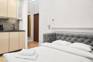 HOUSEHOST Apartment I: Studencka Street
