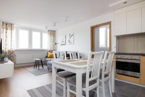 Ochota Homely Apartment by BookingHost