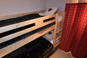 Maisons de vacances VAUJANYLOCATIONS - Domaine du Patre : photos des chambres