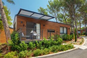 Gava Waterman Island Cottages - All Inclusive - 4hvězdičkové hotely ve městě Milna