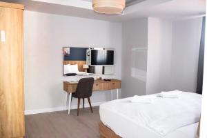 Sea Breeze Hotel and Apartments