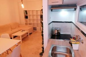 Modern cozy apartment near Metro station