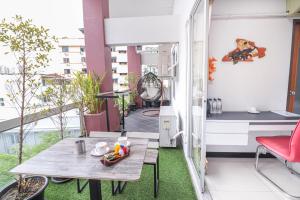 Baan Sabai Rama IV Apartment