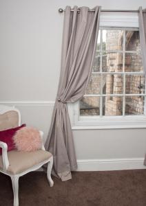 Deluxe two bed apartment (6 Adults) Lord Mayors Retreat room in Goodramgate Apartments