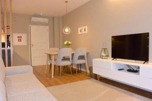 LF Porto Alfazema, by Flat in Porto