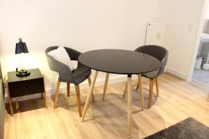 Moderne 1-Zimmer Wohnung mit Terasse, Küche, Bad mit Dusche, TV & WIFI