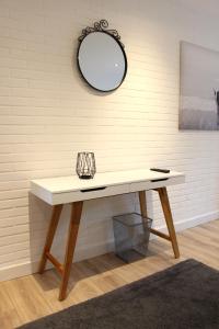 Moderne 1-Zimmer Wohnung mit Terasse, Küche, Bad mit Dusche, TV & WIFI