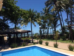 Village com 4 APTOS PÉ NA AREIA E PISCINA