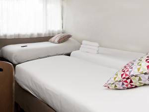 Hotels Campanile Marne-La-Vallee - Torcy : Chambre Nouvelle Génération avec 3 Lits Simples