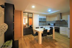 Modern CasaTuris Apartment with Castle Views A131