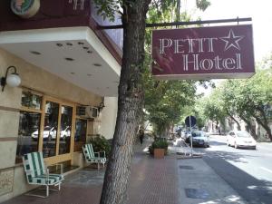 Hotel Petit