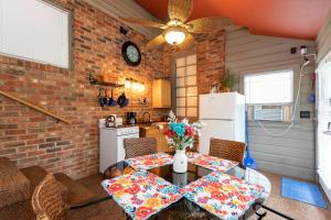 Brenda Lee History 2BR Villa Pool Hot Tub