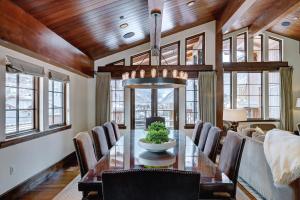 Luxury Mountainside 5BR halet in Vail Village