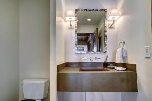 Luxury Mountainside 5BR halet in Vail Village