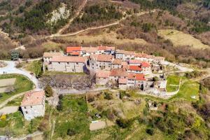 Apartments and rooms with parking space Hum Central Istria Sredisnja Istra 17939