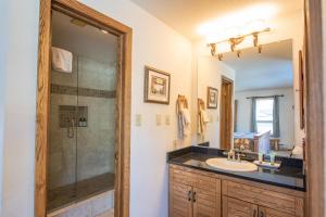 Rustic-Contemporary 3Br With Great Views Condo