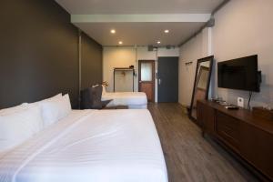 Iron32 Hotel