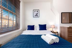 SADLER HOUSE DELUXE SINGLE GUEST ROOM 1
