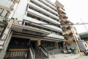 RedDoorz near Osmena Highway 1