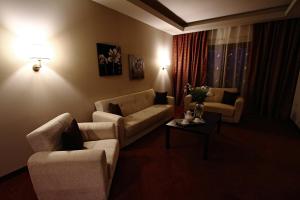 Siris Hotel