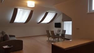 Black Pearl Apartments