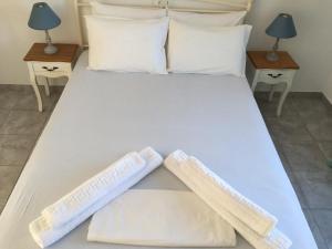 Vrahos Rooms - Studios Sikinos Greece
