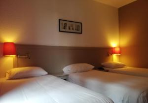 Hotels Hotel Saint Roch : Chambre Triple